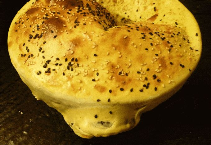 Zuppa di patate, funghi e zafferano in crosta