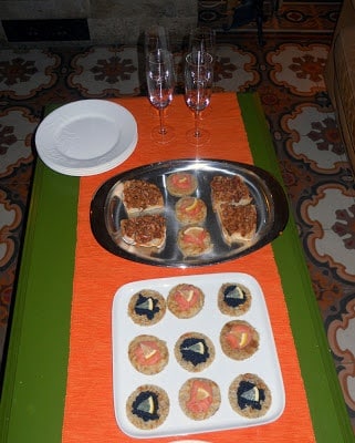 Blinis al salmone e uova di lompo Blinis al salmone e uova di lompo