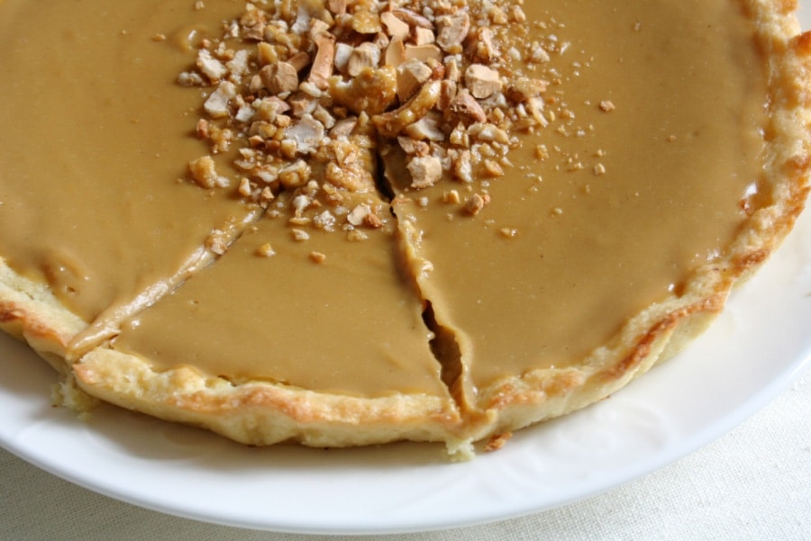 Crostata con crema al caffè e caramello