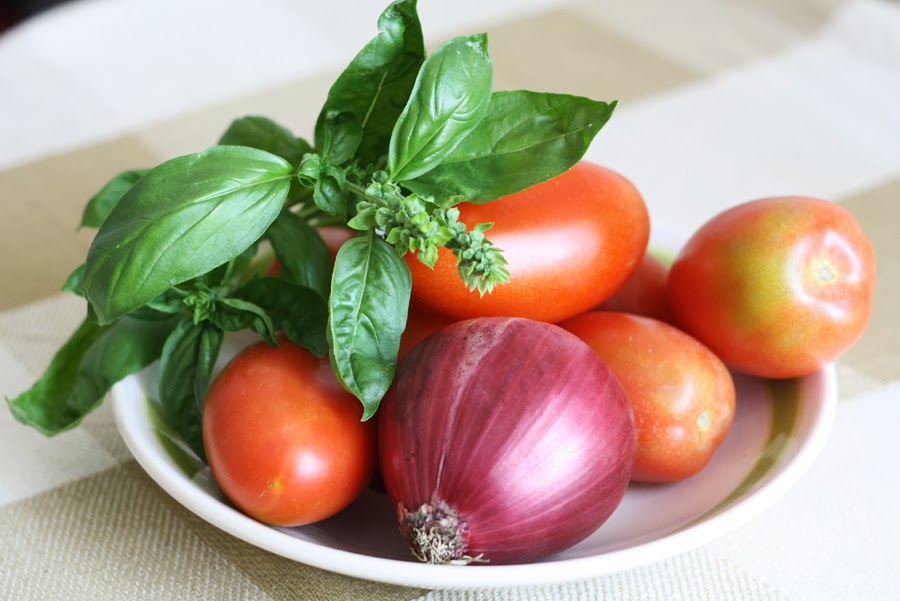 ingredienti pappa al pomodoro