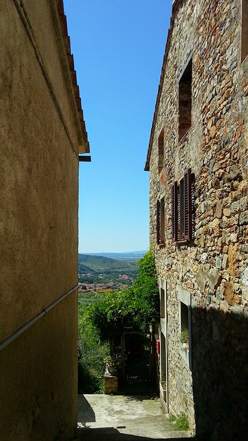 paese monti pisani