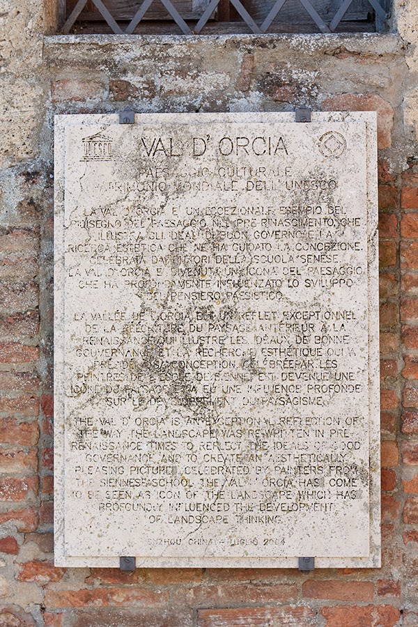 muro in val d'orcia