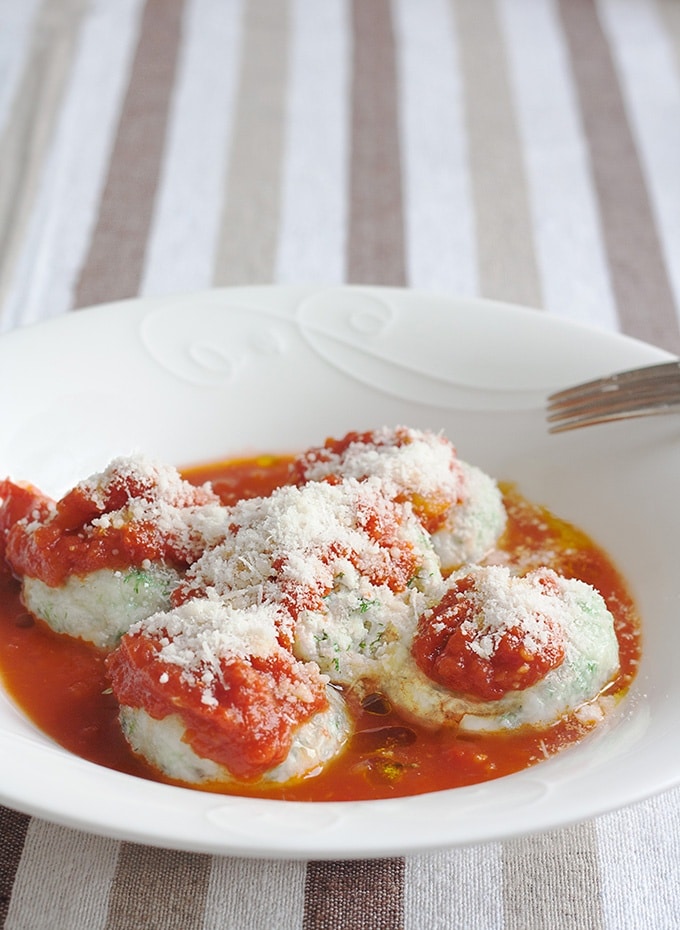 gnudi mit tomatensoße
