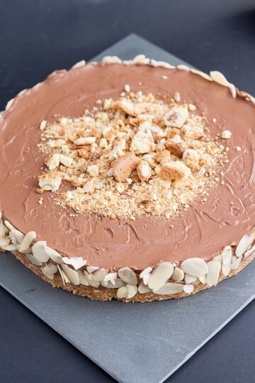 Torta estiva al cioccolato e cantuccini