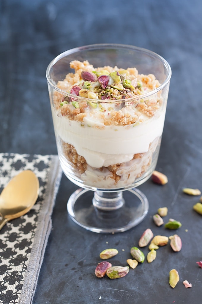 Ingwer-Cheesecake mit Pistazien