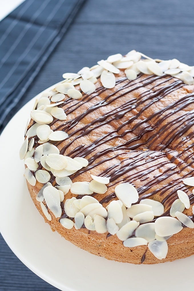 Torta alle mandorle tostate e cioccolato