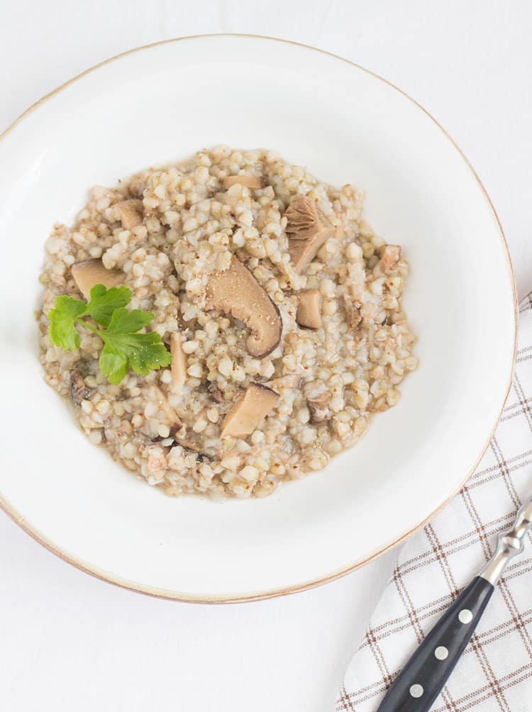 Zuppa di grano saraceno con funghi