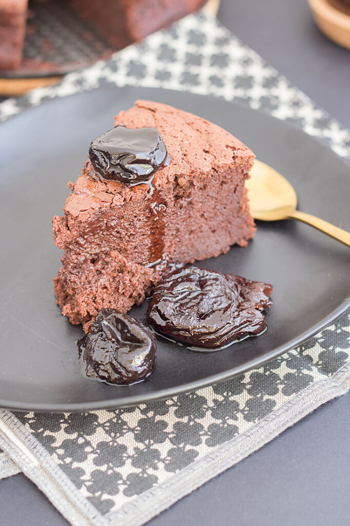 Torta al cioccolato con prugne e Vinsanto